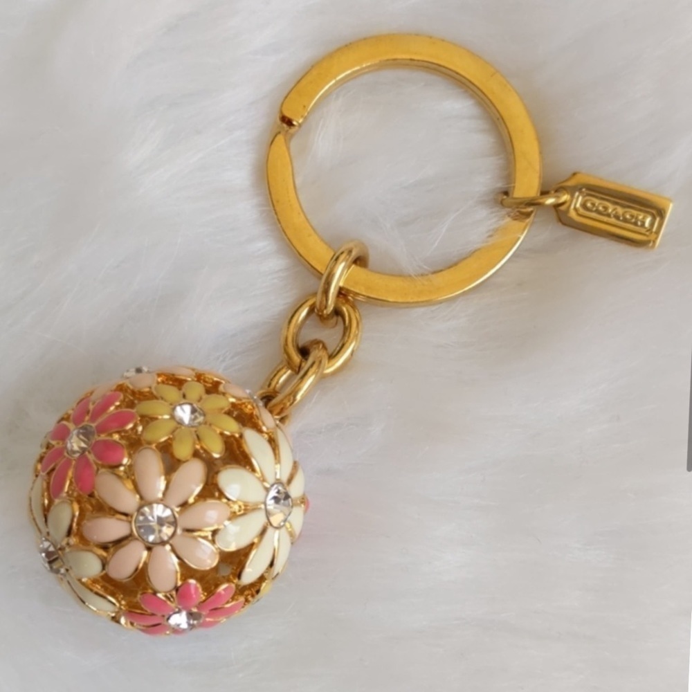 Coach Daisy Flower Dome Vintage Keychain - Picture 11 of 12